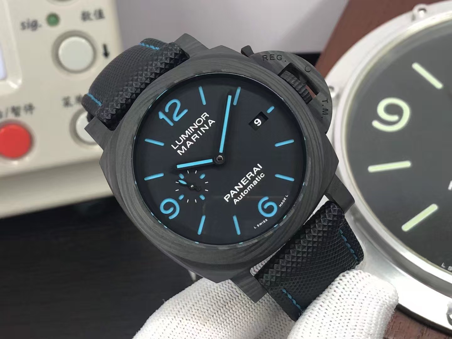Replica Panerai Luminor Marina PAM 1661 Carbon Case Super Clone P.9010 Movement Black Dial - Image 2