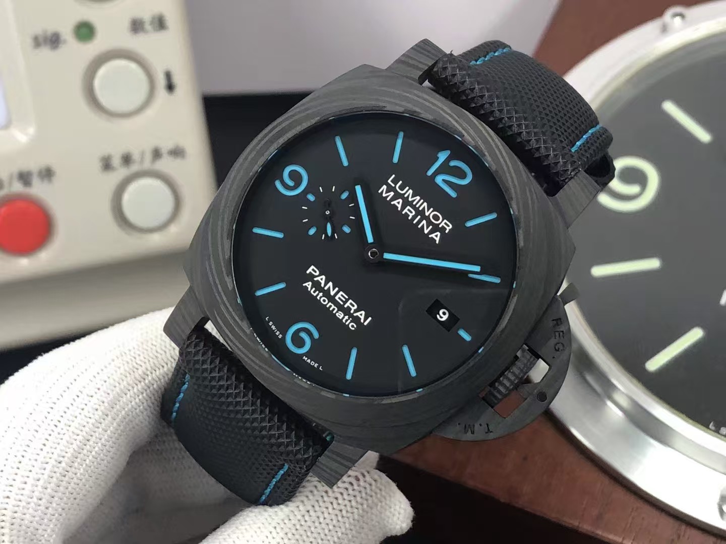 Replica Panerai Luminor Marina PAM 1661 Carbon Case Super Clone P.9010 Movement Black Dial - Image 3