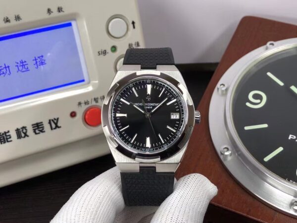 Vacheron Constantin Overseas 4500V/110A-B483 Black Dial Black Rubber Band