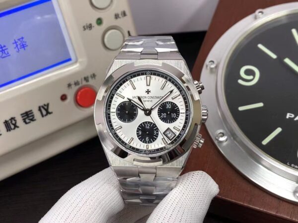 Replica Vacheron Constantin Overseas Chrono 5500V Clone 5200 Movement White Panda Dial