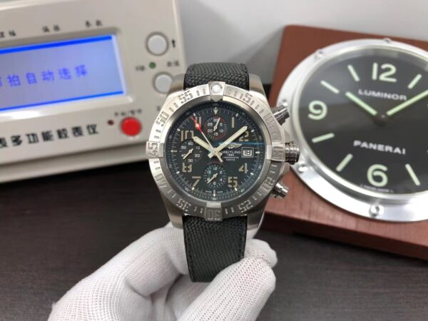 Breitling Avenger Bandit 45mm E1338310.M534.253S.E20DSA.2 Titanium Case Asia 7750 Movement