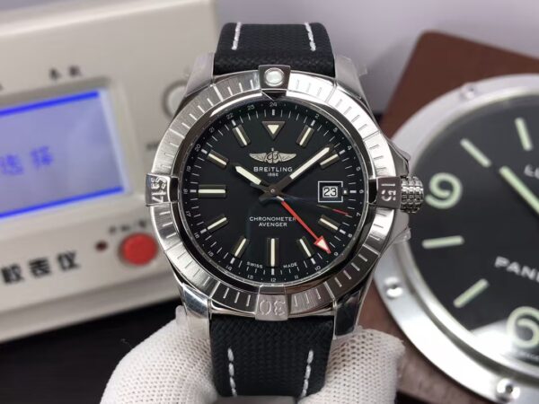 Breitling Avenger GMT 43mm A32397101B1X1 Black Dial Black Nylon Strap