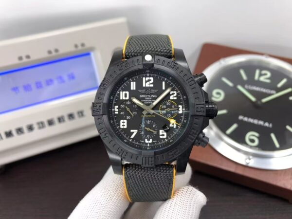 Breitling Avenger Hurricane 45mm XB0180E41B1S1 Breitlight Case Cal.01 Movement