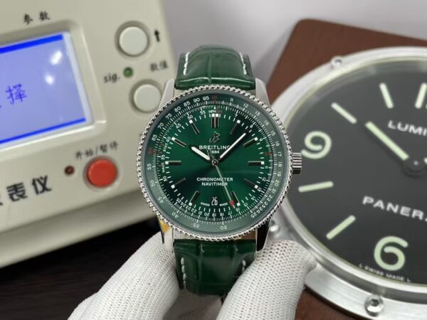 Breitling Navitimer 1 41mm A173291A1L1P1 Green Dial Green Leather Strap
