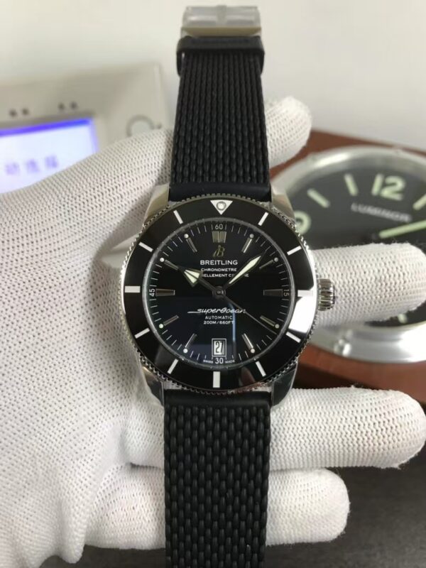 Breitling Superocean Heritage 42mm AB2010121B1S1 Black Ceramic Bezel Black Rubber Strap