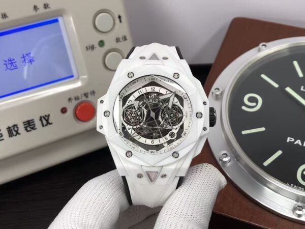 Hublot Big Bang Sang Bleu II 418.HX.2001.RX.MXM21 White Ceramic Case White Rubber Strap