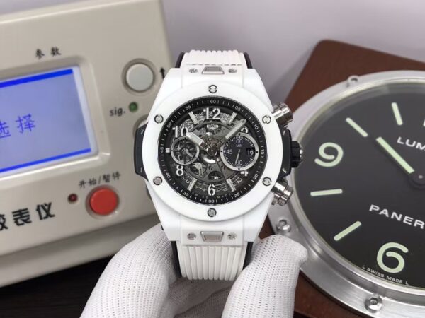 Hublot Big Bang Unico 44mm 421.HX.1170.RX White Ceramic Case White Rubber Strap