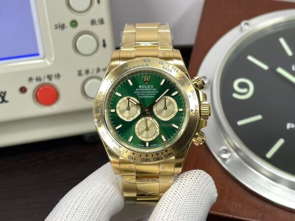 Replica Rolex Daytona Yellow Gold Green