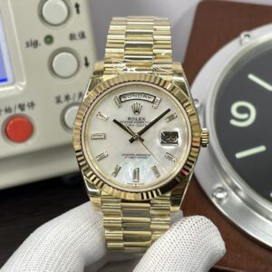 Replica Rolex Day-Date MOP