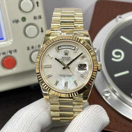 Replica Rolex Day-Date MOP