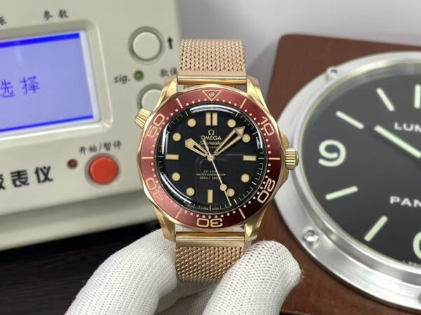 Replica Omega Bronze Gold Red