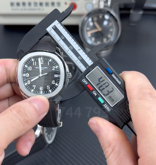 3K Aquanaut Case Diameter